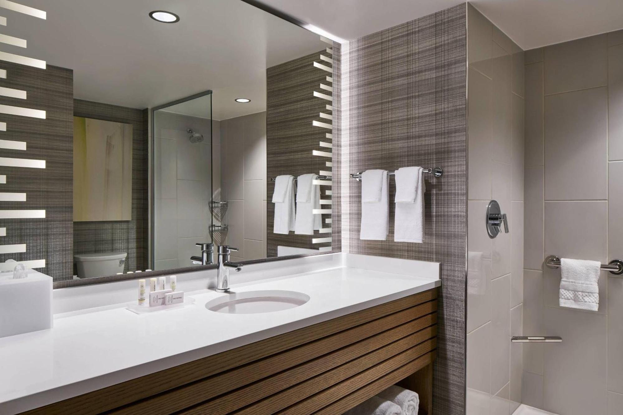 Courtyard By Marriott Downtown/convention Center Hotel Washington